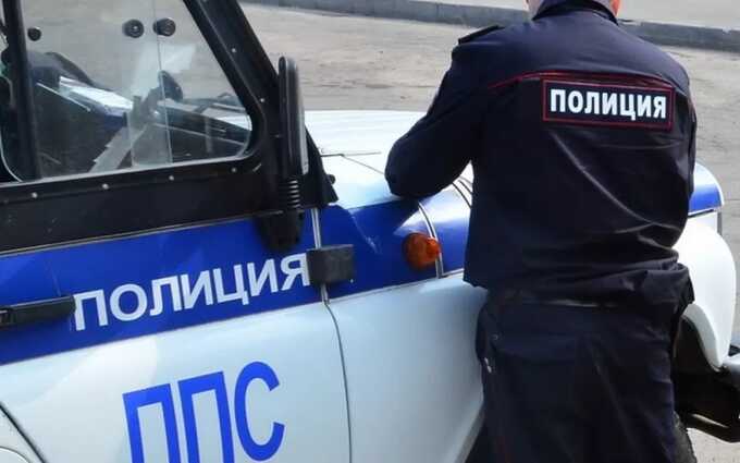 Полиция начала поиск пытавшихся поджечь россиянку с братом подростков